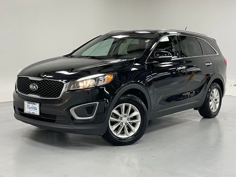 Used 2016 Kia Sorento LX image 1