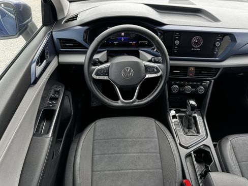 Used 2024 Volkswagen Taos SE image 14
