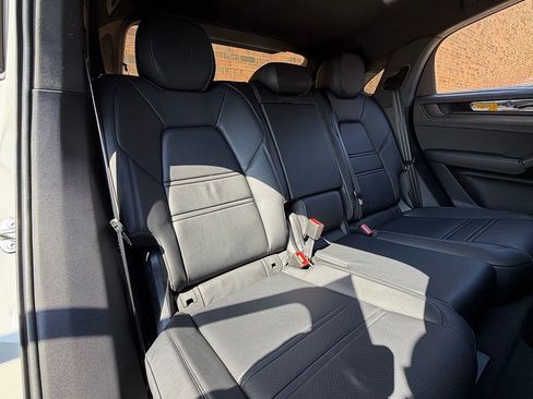 Certified 2025 Porsche Cayenne GTS image 21