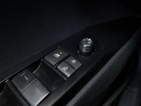Used 2026 Toyota Camry SE FWD image 23