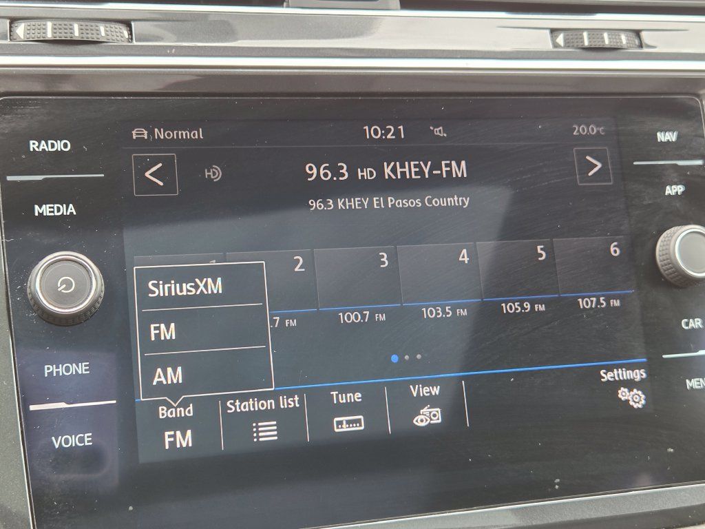 Used 2019 Volkswagen Tiguan SEL R-Line AWD/4WD image 25