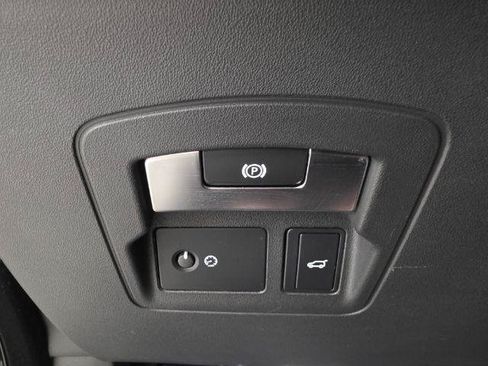 Used 2019 Land Rover Range Rover Velar S AWD/4WD image 19