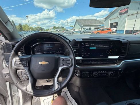 Used 2025 Chevrolet Silverado 2500 LT AWD/4WD image 7