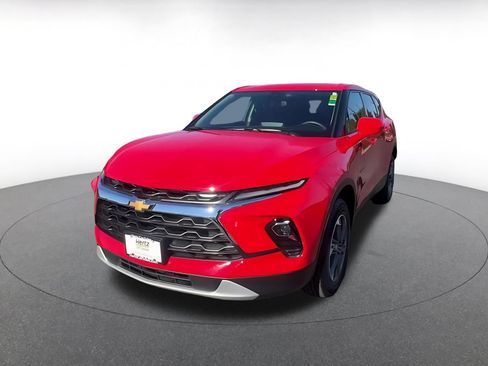 Used 2026 Chevrolet Blazer LT FWD image 7