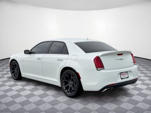 Used 2020 Chrysler 300 S RWD image 3
