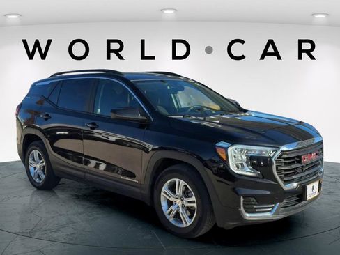 Used 2022 GMC Terrain SLE w/ Driver Convenience Package FWD image 1