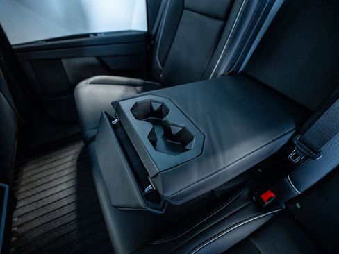 Used 2024 Tesla Cybertruck AWD Crew Cab image 49