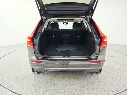 Certified 2025 Volvo XC60 B5 Plus w/ Climate Package AWD/4WD image 30