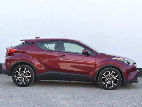 Used 2019 Toyota C-HR XLE FWD image 6