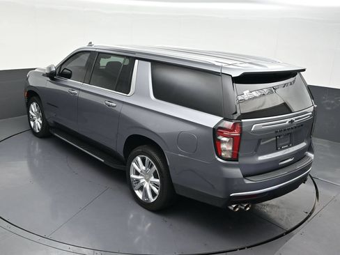 Used 2021 Chevrolet Suburban High Country AWD/4WD image 19