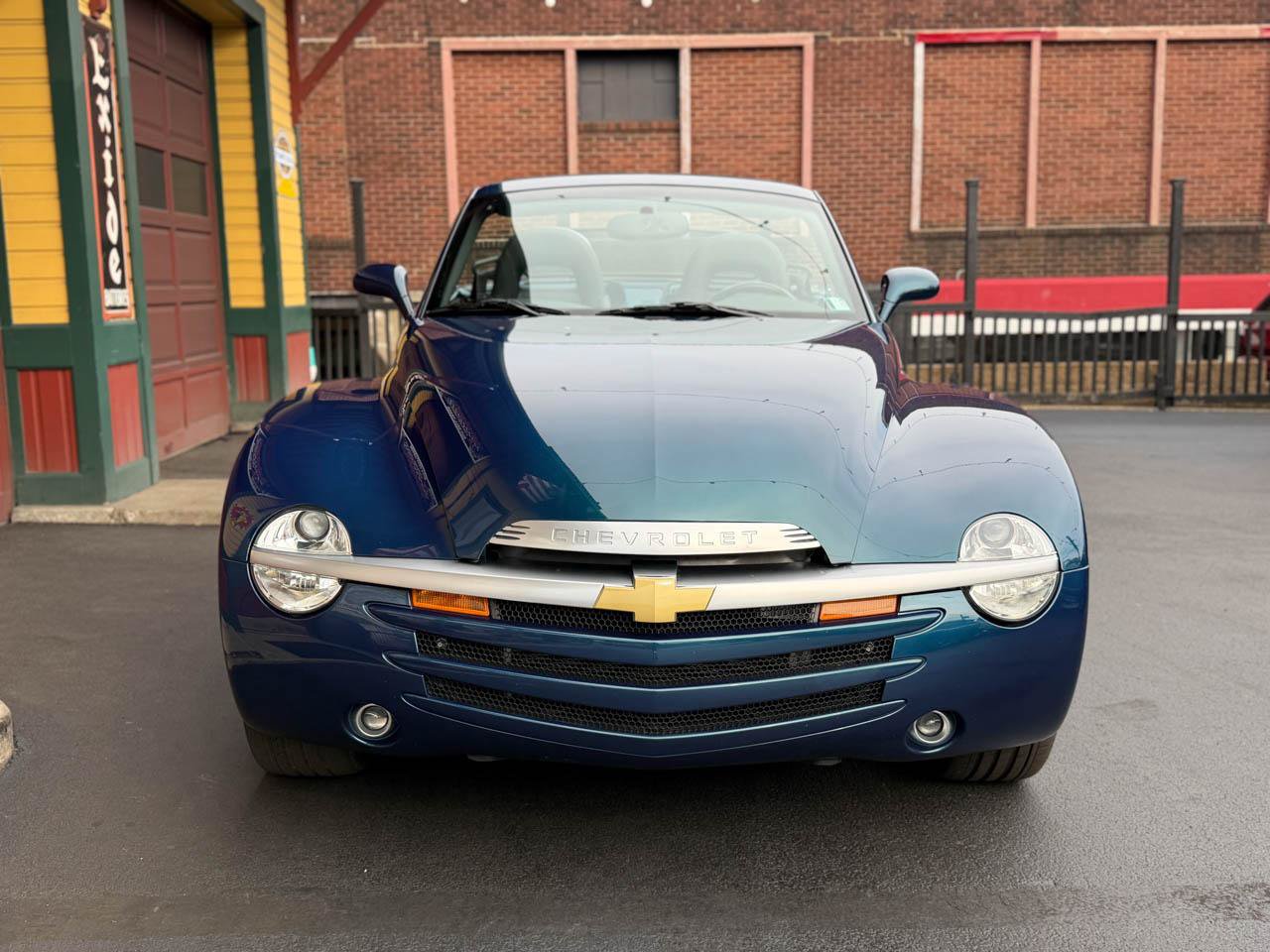 Used 2005 Chevrolet SSR w/ Preferred Equipment Group RWD image 16