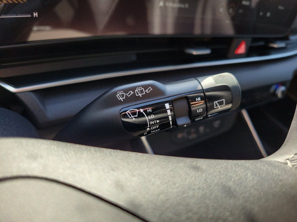 New 2027 Kia Carnival EX FWD image 29