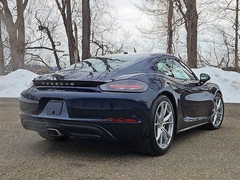 Used 2017 Porsche 718 Cayman image 7