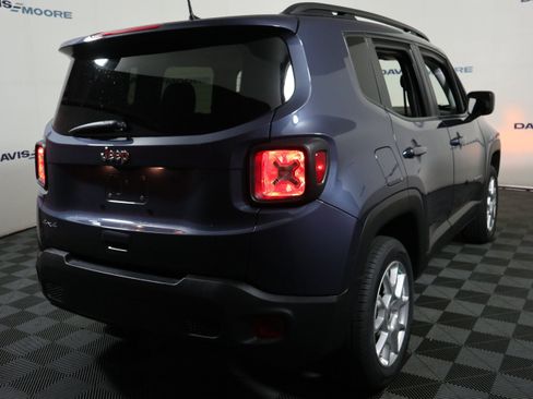 Used 2023 Jeep Renegade Latitude w/ Premium Group AWD/4WD image 6