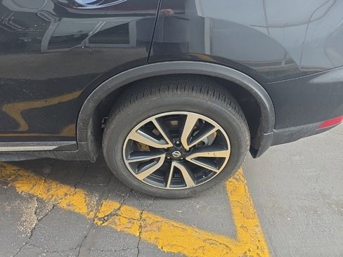 Used 2019 Nissan Rogue SL w/ Premium Package image 12