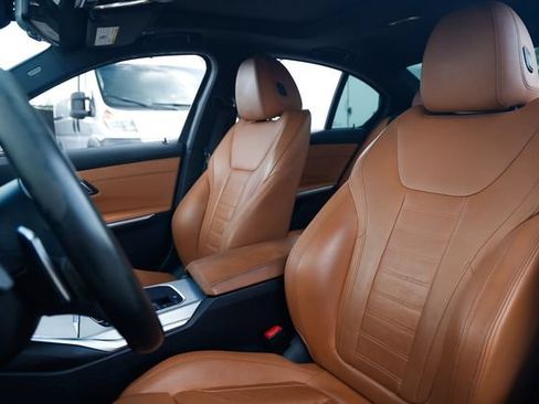Used 2019 BMW 330i Sedan w/ M Sport Package RWD image 9