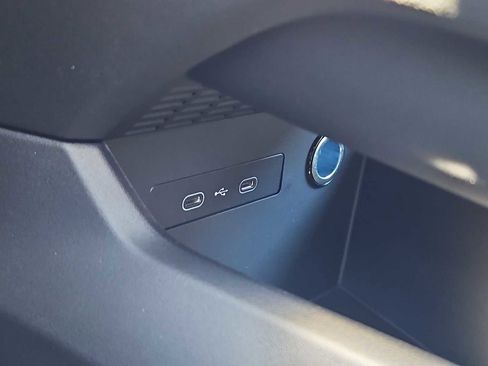 New 2026 Porsche Macan 4 Electric AWD/4WD image 21