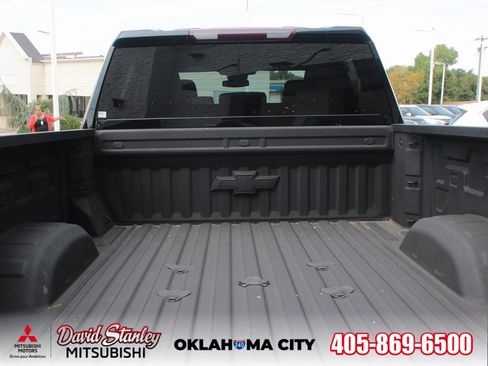 Used 2024 Chevrolet Silverado 2500 LT w/ Convenience Package image 11