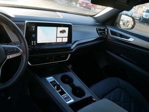 Used 2025 Volkswagen Atlas Cross Sport SE image 14