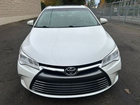 Used 2017 Toyota Camry XLE image 2