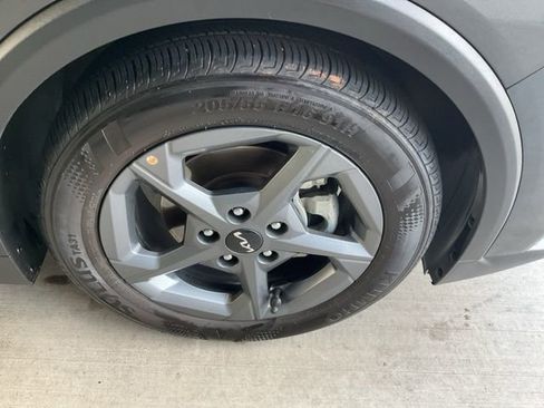 Used 2025 Kia K4 LXS image 24