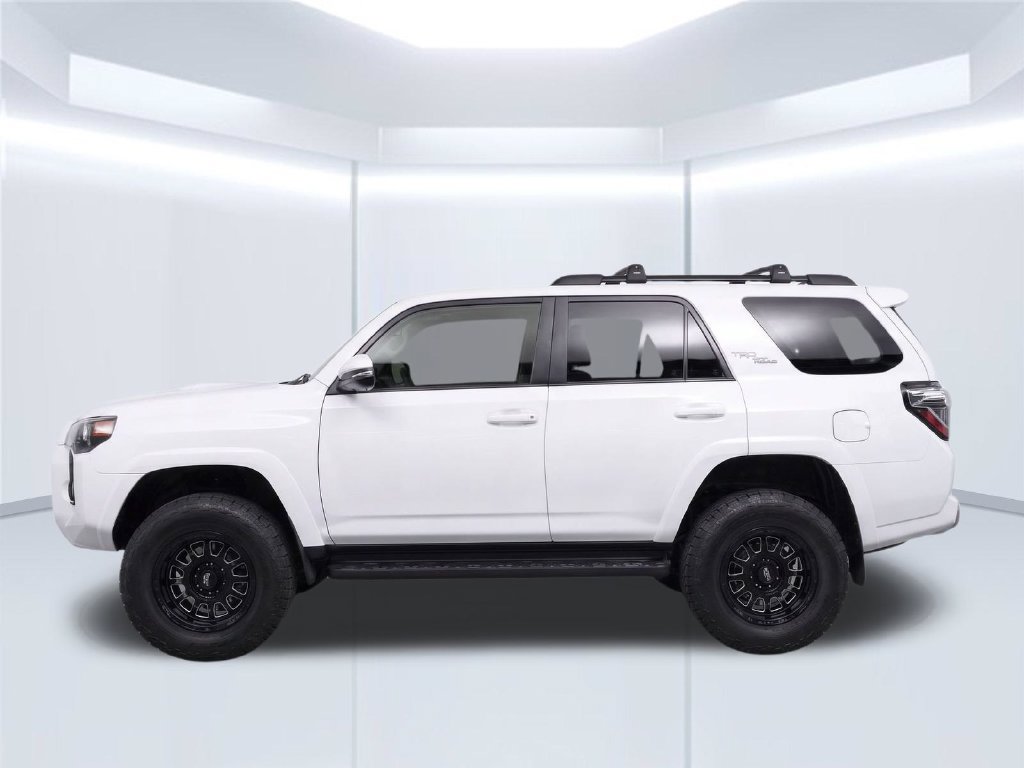 Used 2019 Toyota 4Runner TRD Off-Road Premium AWD/4WD image 9