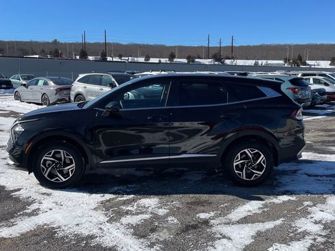 Used 2023 Kia Sportage LX image 2