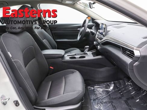 Used 2025 Nissan Altima 2.5 SV image 24