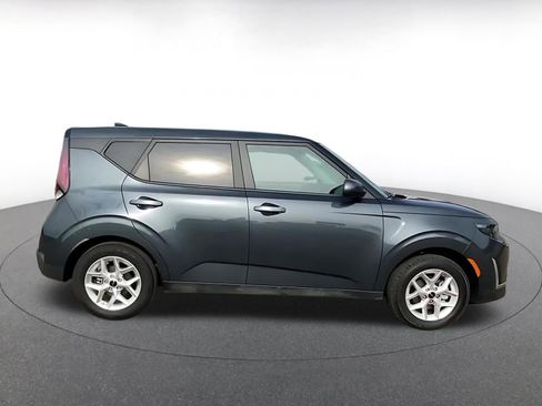 Used 2025 Kia Soul LX w/ LX Technology Package image 16