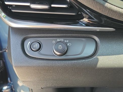 Used 2024 Buick Envista Sport Touring w/ Convenience II Package FWD image 22