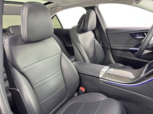 Used 2022 Mercedes-Benz C 300 Sedan w/ Exclusive Trim Package image 41