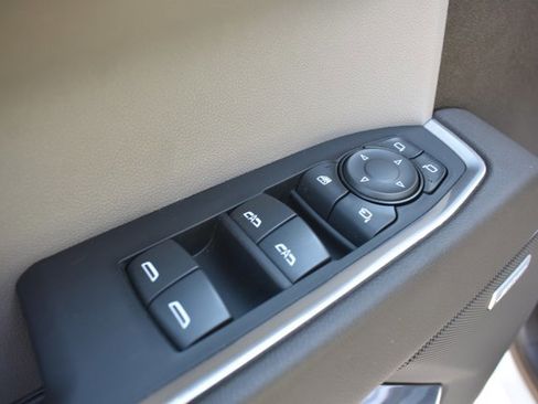 Used 2023 GMC Sierra 1500 SLT image 16