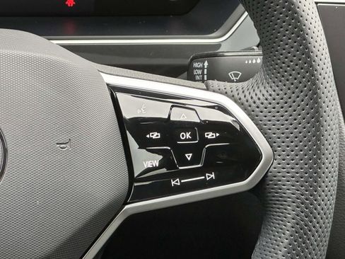 Certified 2024 Volkswagen Tiguan SE R-Line AWD/4WD image 24