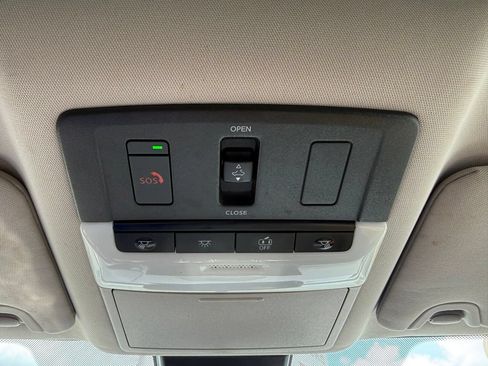 Used 2025 Nissan Altima 2.5 SL FWD image 29