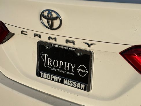 Used 2020 Toyota Camry LE AWD/4WD image 9