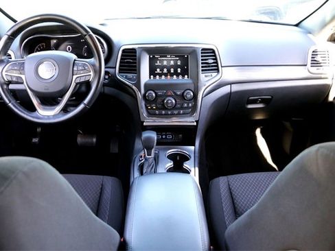 Used 2021 Jeep Grand Cherokee Laredo image 26