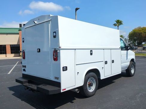 New 2026 Ford E-350 and Econoline 350 Super Duty w/ Power Equipment Group RWD image 5