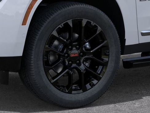 New 2026 GMC Yukon Denali w/ Sun & Power Step Package AWD/4WD image 9