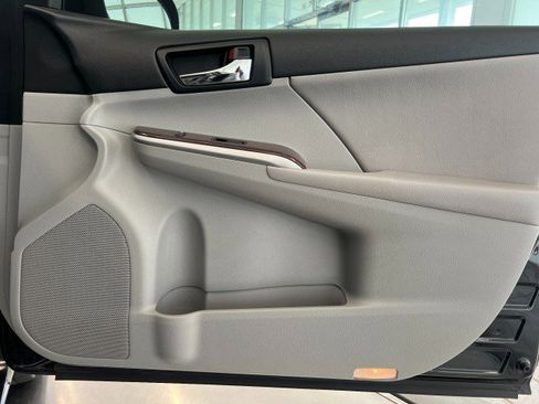 Used 2012 Toyota Camry XLE w/ Leather Pkg FWD image 17