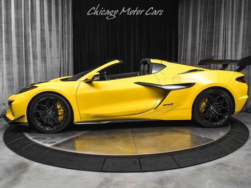 Used 2026 Chevrolet Corvette ZR1 w/ ZR1 Carbon Fiber Aero Package RWD image 1
