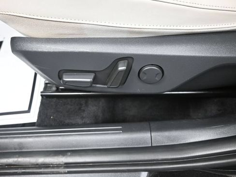 Certified 2023 Kia Niro EX Touring FWD image 11