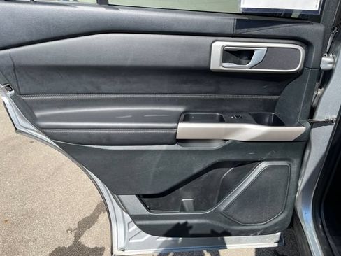 Used 2023 Ford Explorer XLT w/ Equipment Group 202A AWD/4WD image 29