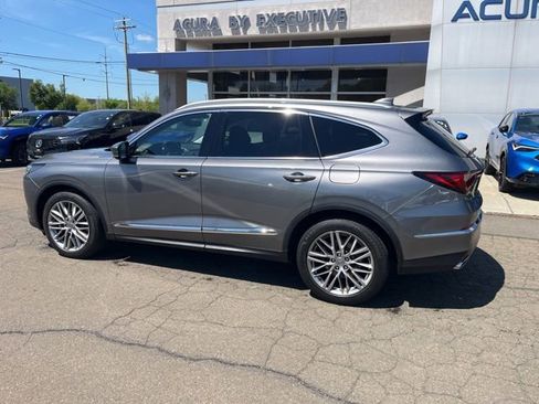 Used 2023 Acura MDX SH-AWD w/ Advance Package image 5