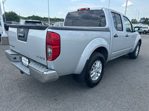 Used 2019 Nissan Frontier SV AWD/4WD image 5