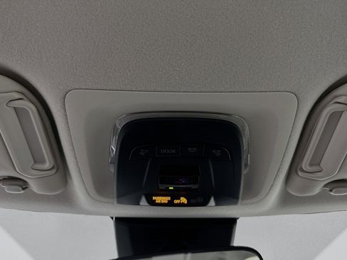 Used 2025 Toyota Corolla LE image 18