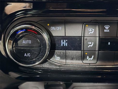 Used 2025 Chevrolet Trax RS w/ Driver Confidence Package image 20