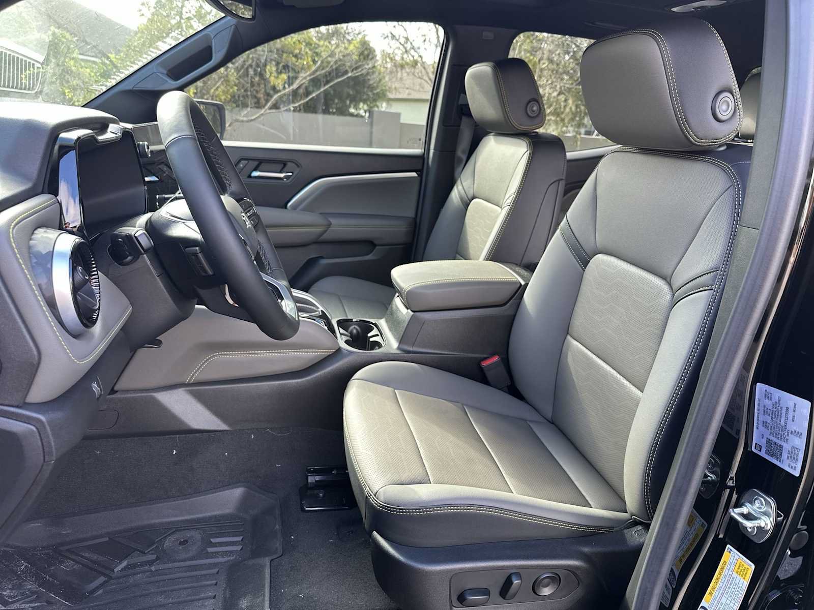 New 2026 Chevrolet Colorado ZR2 AWD/4WD image 15