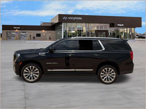 Used 2021 GMC Yukon Denali w/ Denali Premium Package AWD/4WD image 2