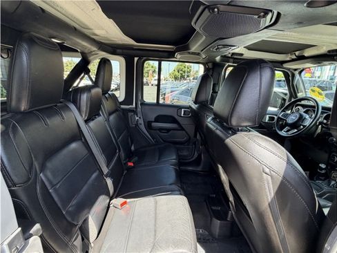 Used 2021 Jeep Wrangler Unlimited Sahara AWD/4WD image 27