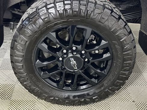 Used 2025 Chevrolet Silverado 3500 LT w/ Trail Boss Package AWD/4WD image 34